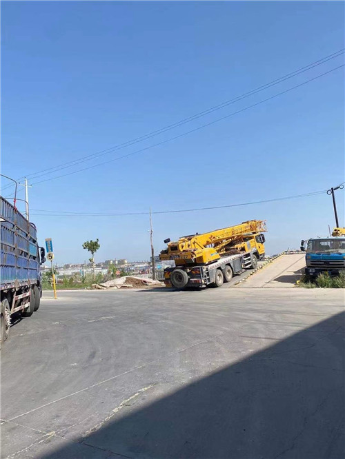 海阳市25吨吊车的租赁价格大概是多少？