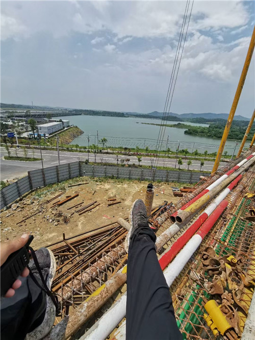 海阳市作业中发生设备损坏或人员意外，责任怎么划分？