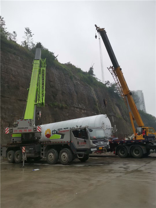 海阳市“不怕风雨冻”—— 吊车的 “恶劣环境适应” 技术